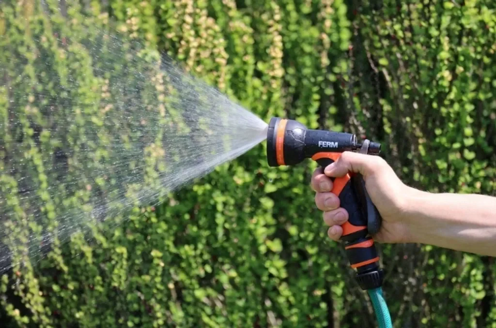 Ferm Bewässerungsset Gartenregner & Spritzpistole 8-fach