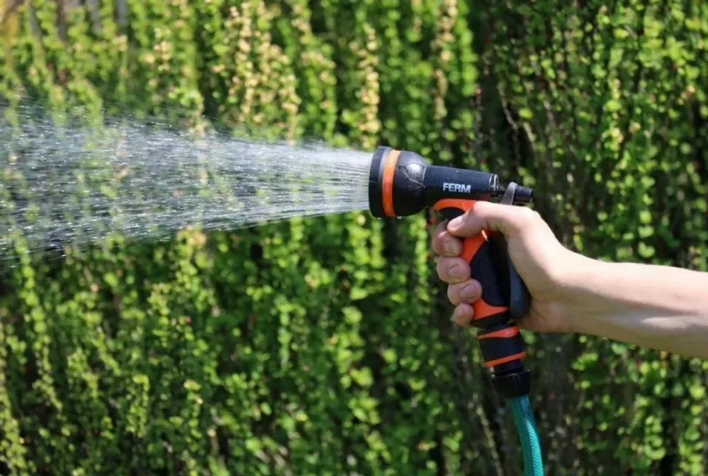 Ferm Bewässerungsset Gartenregner & Spritzpistole 8-fach